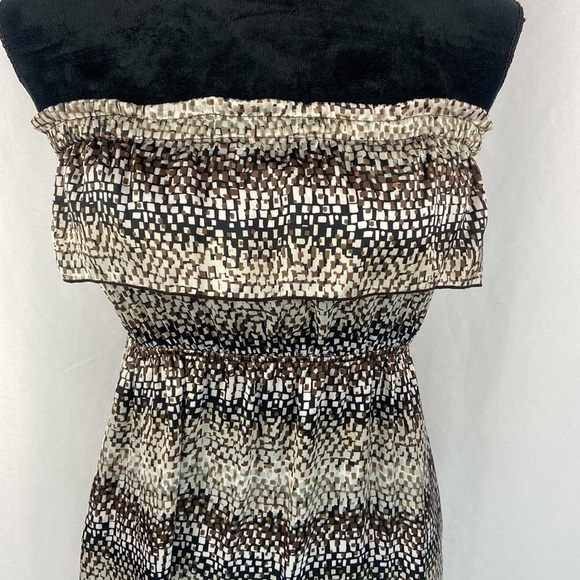 Velvet Torch Sleeveless Ruffle Print Dress with Ruching Under Bust - Picture 3 of 5